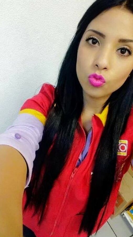 SDRUWS - MEXICAN BRUNETTE COUNTER CLERK LEAKED NUDE PICS