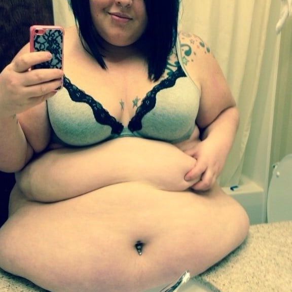 BBW &amp; SSBBW With Resting Bellies