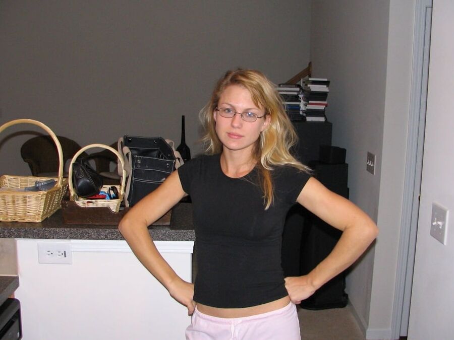 PERFECT MILF LOVES TO SUCK COCK