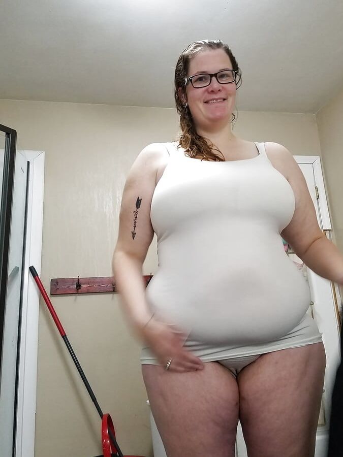 Gorgeous milf for cum explosion