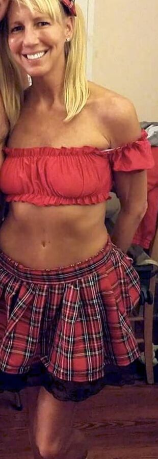 Gorgeous Blonde Milf Housewife from Missouri