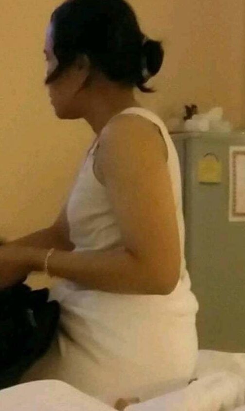 Ibu bertudung