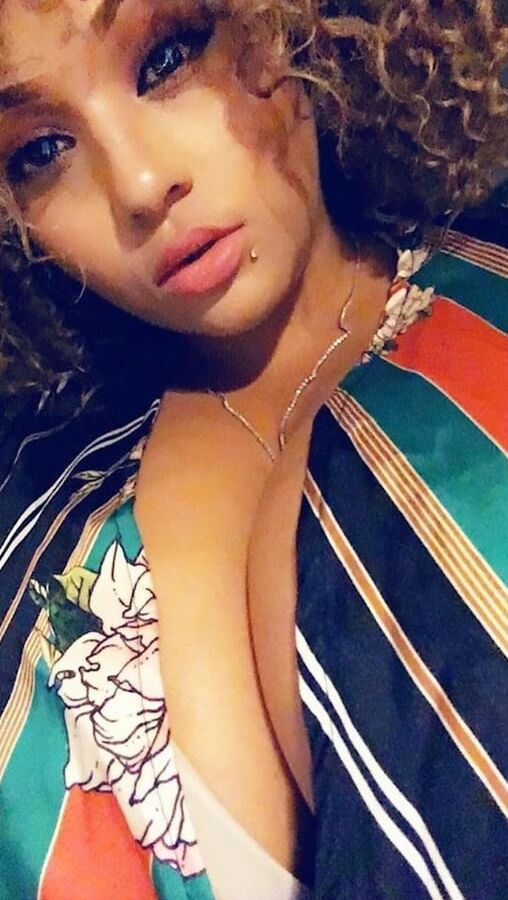 Curly hair Latina