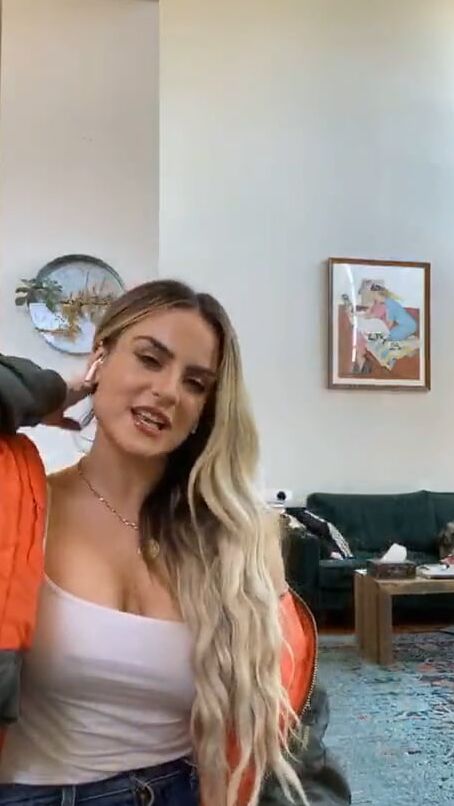 Sexy JoJo - At it Again - No Bra