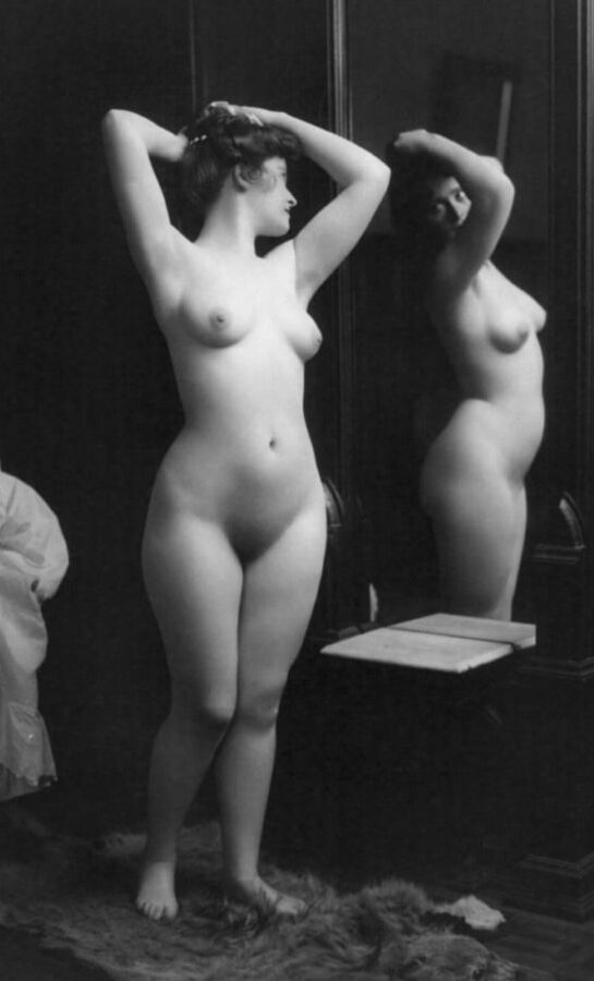 All Sizes, All Sexy - Evocatively Vintage
