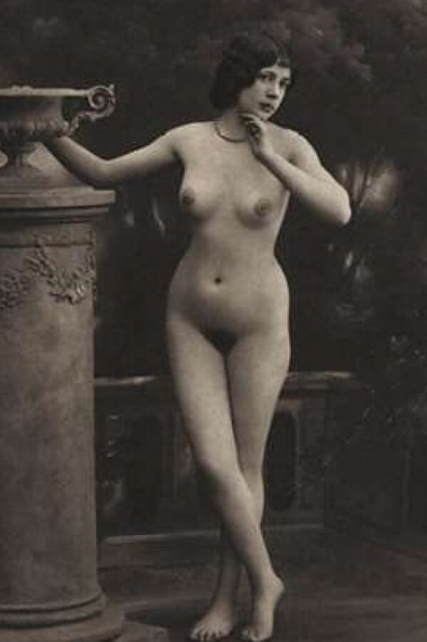 All Sizes, All Sexy - Evocatively Vintage