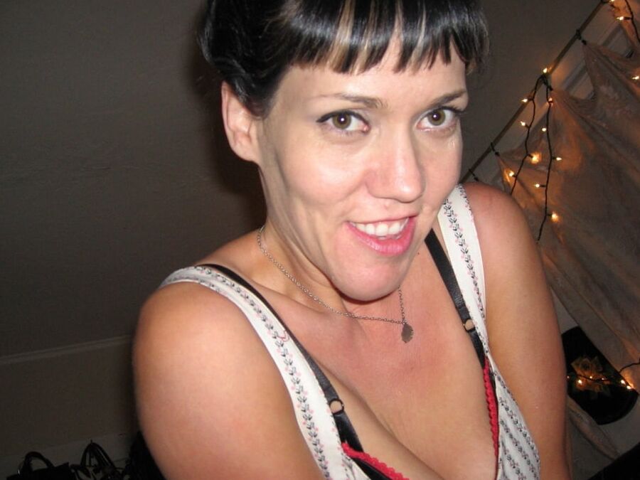 chaude brunette