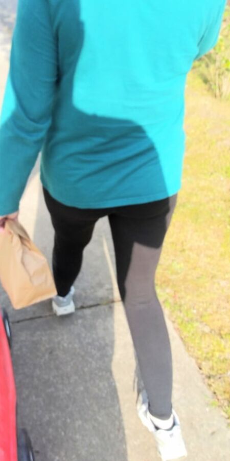 Wifes hot ass in leggings.