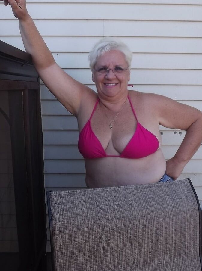 Older and hot (Bikini)