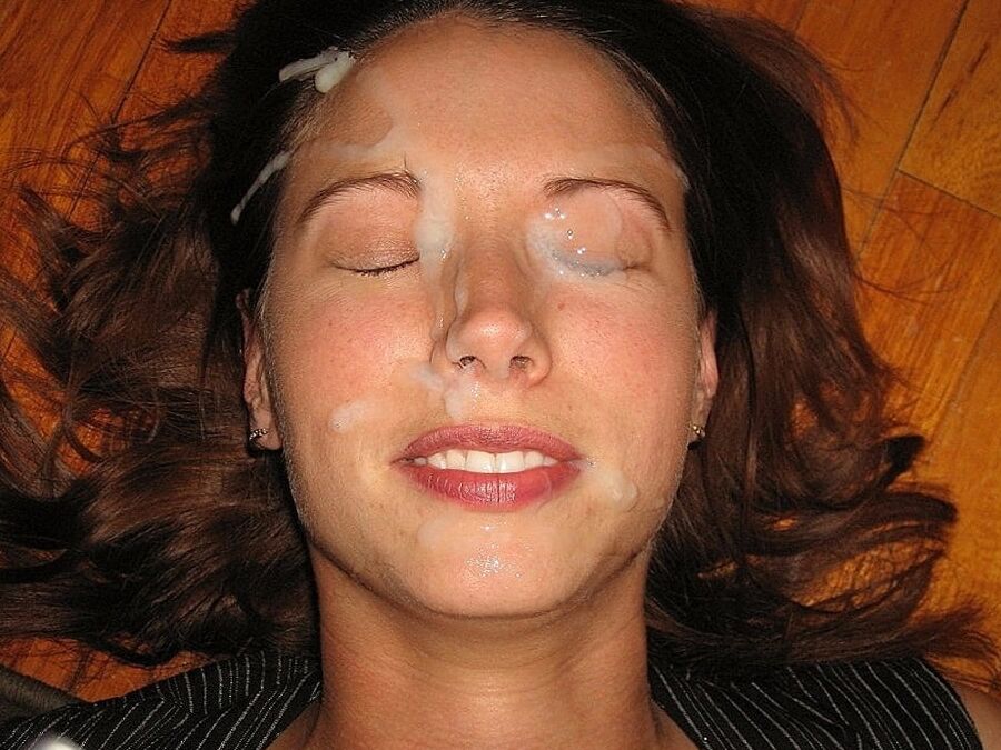 Amateur Milf In Glasses Takes Cum Facial