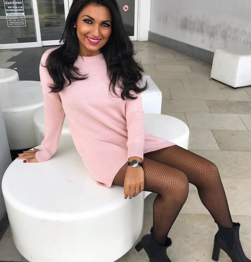 Married mom Sabrina (with pantyhose)