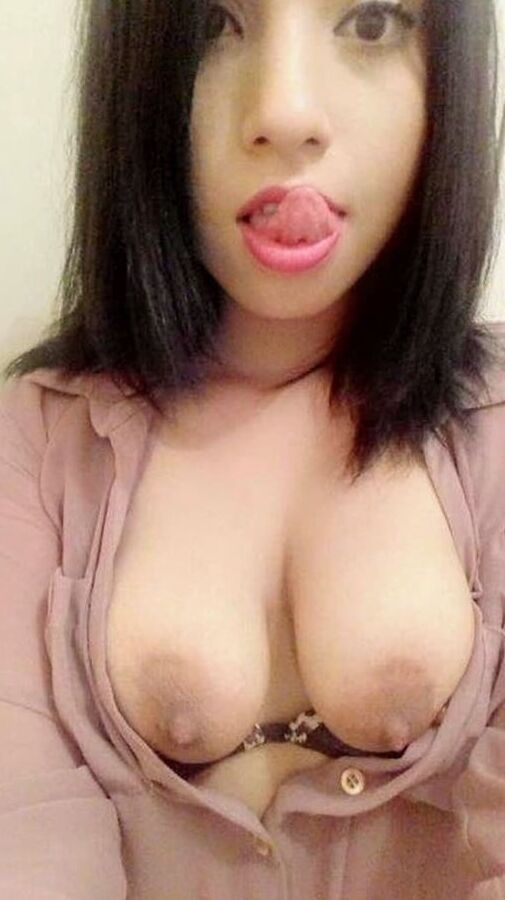 SDRUWS - MEXICAN BRUNETTE COUNTER CLERK LEAKED NUDE PICS