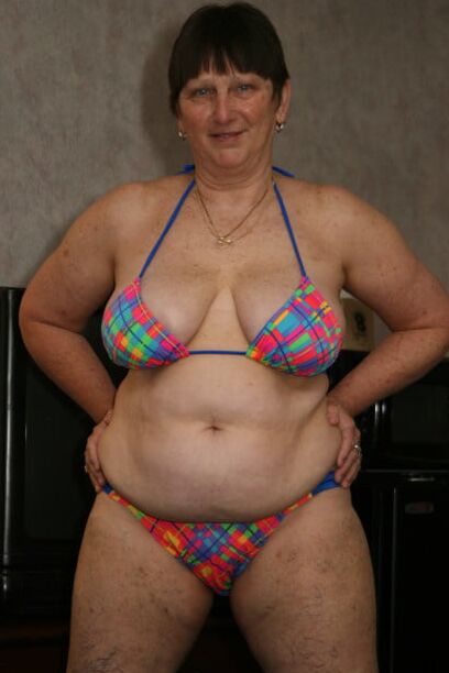 Older and hot (Bikini)