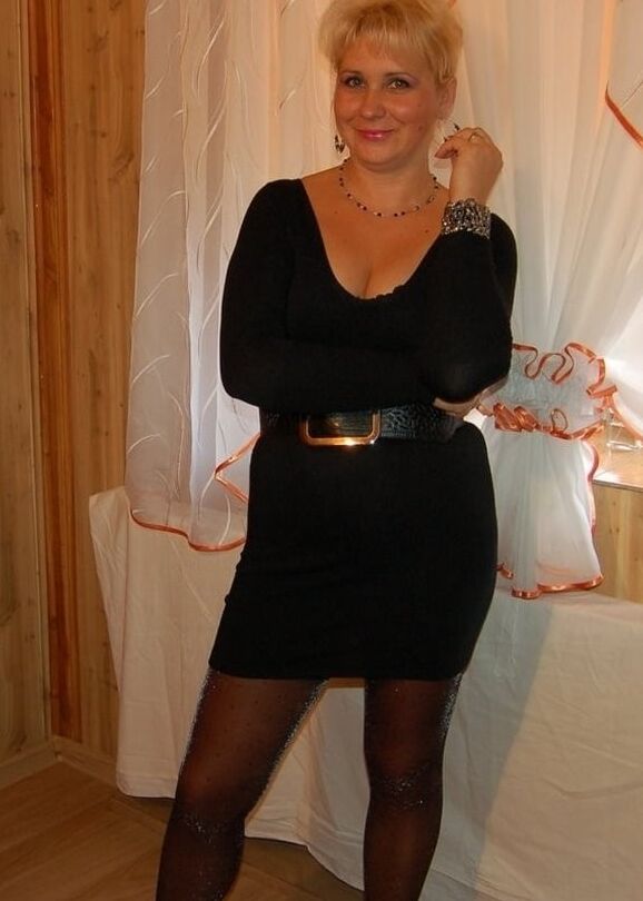 Mature Blonde Russian Bitch in Pantyhose