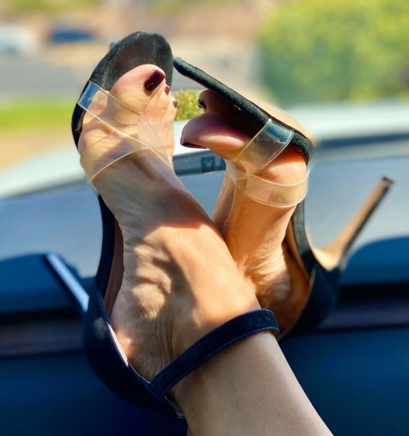 Feet for hot Footjobs
