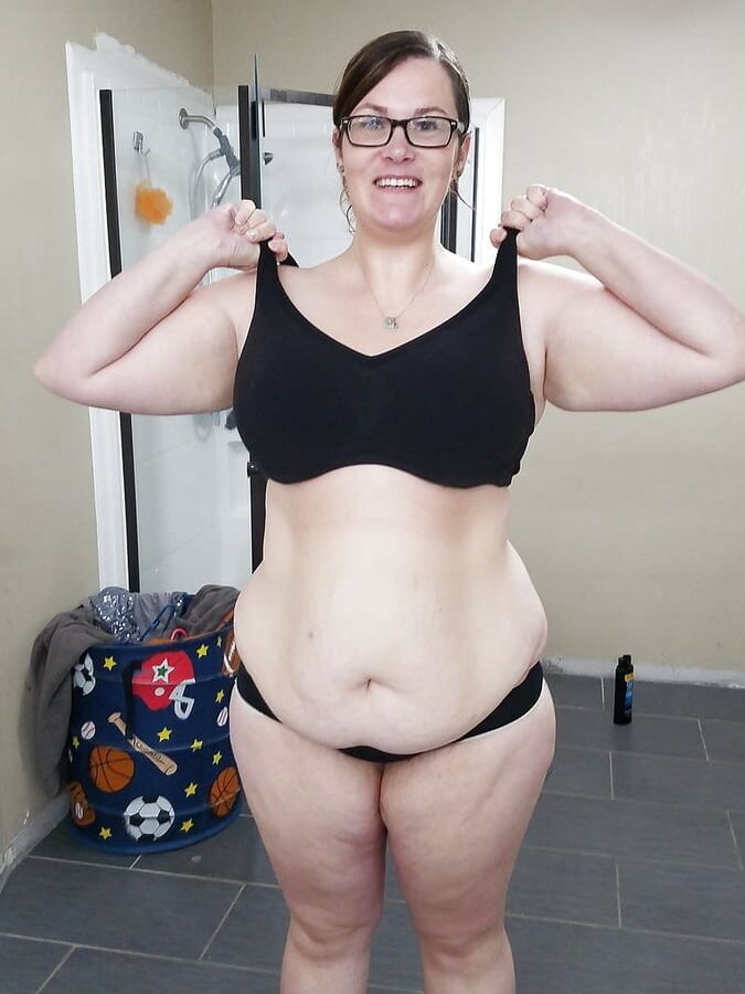 Gorgeous milf for cum explosion