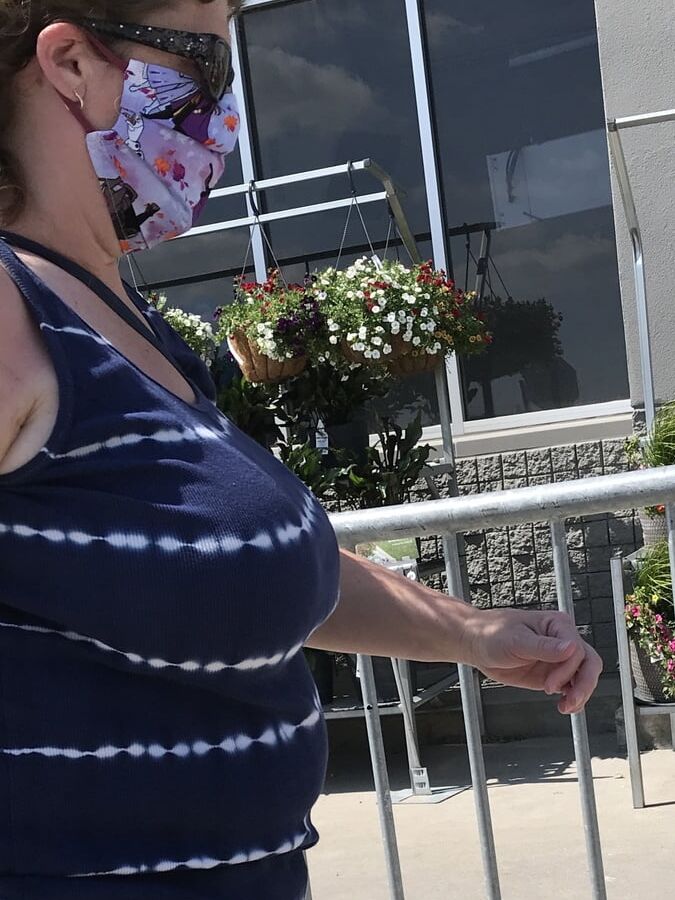Shopping for tits