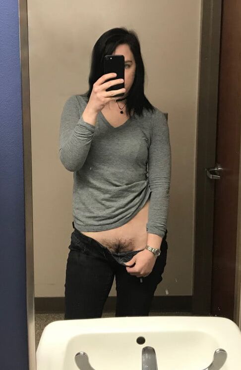 My take out order-Sexy bitch, easy on the pubes