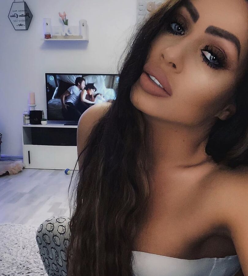 Croatian Bombshell Olivera