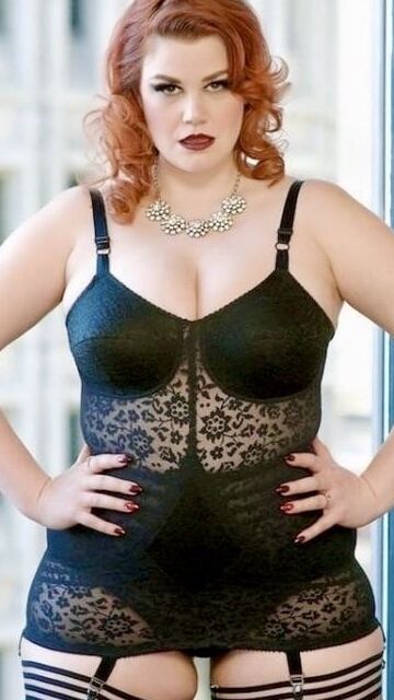 Big boobs and curves...FUCK YEAH