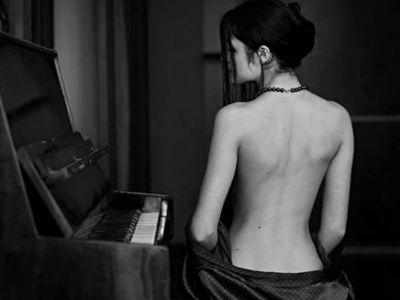 -Girls and musical instrument (Piano)