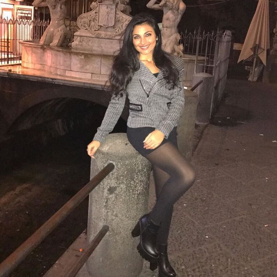 Married mom Sabrina (with pantyhose)