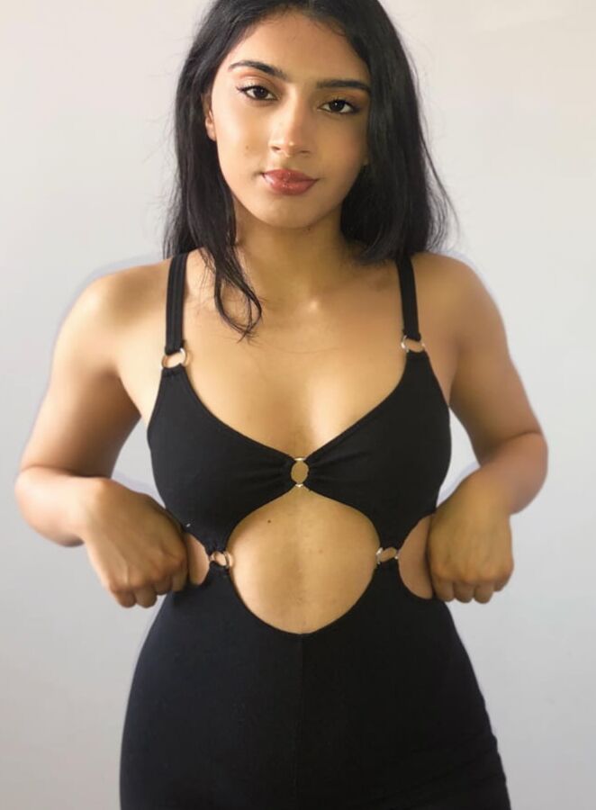 Indian Gym Girl UK - Priya - Comment!