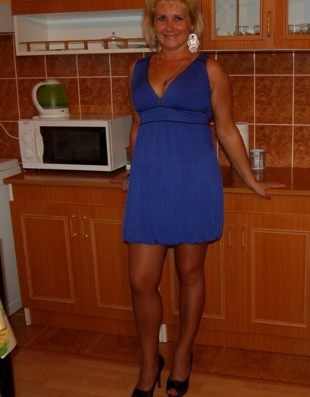 Mature Blonde Russian Bitch in Pantyhose