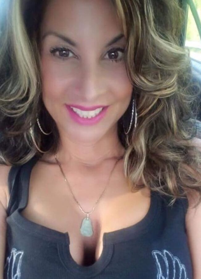 Sexy flirting brunette Milf exposed as webslut