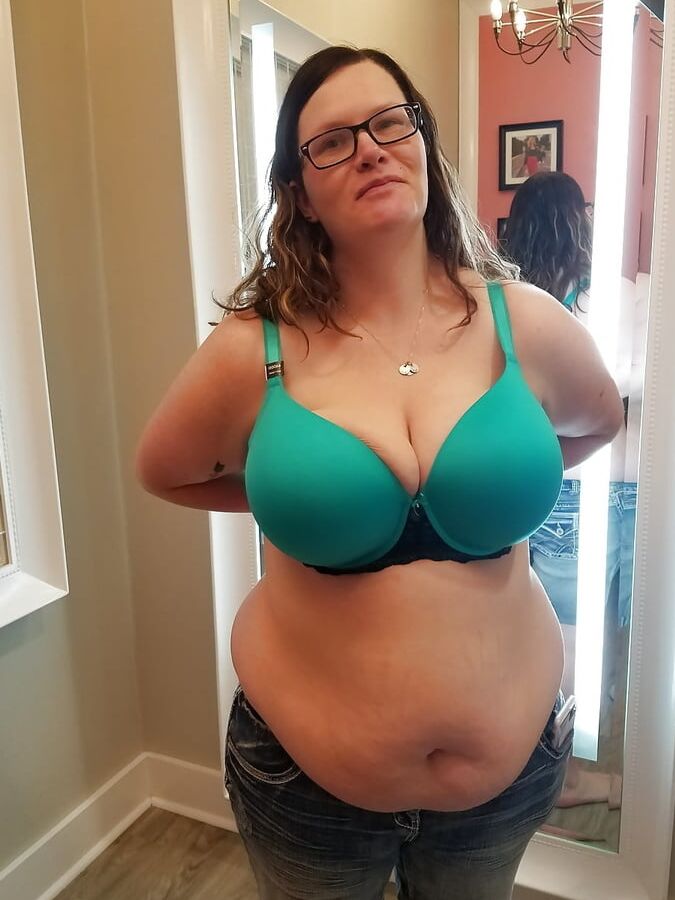 Gorgeous milf for cum explosion