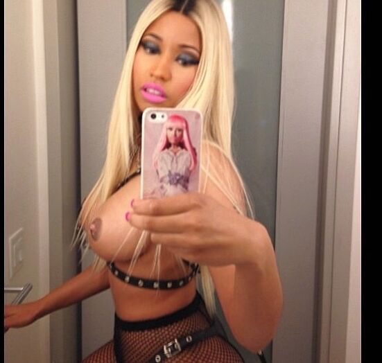 THIS BITCH IS NICKI MINAJ(FAKES)