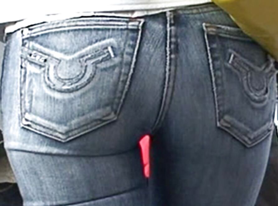 Un cul rebondi dans un jeans moulant