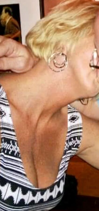 Gorgeous Blonde Milf Housewife from Missouri
