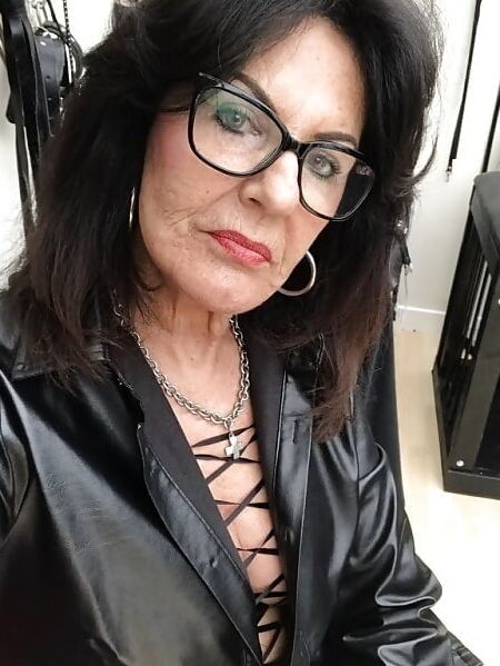 SEXY MATURE