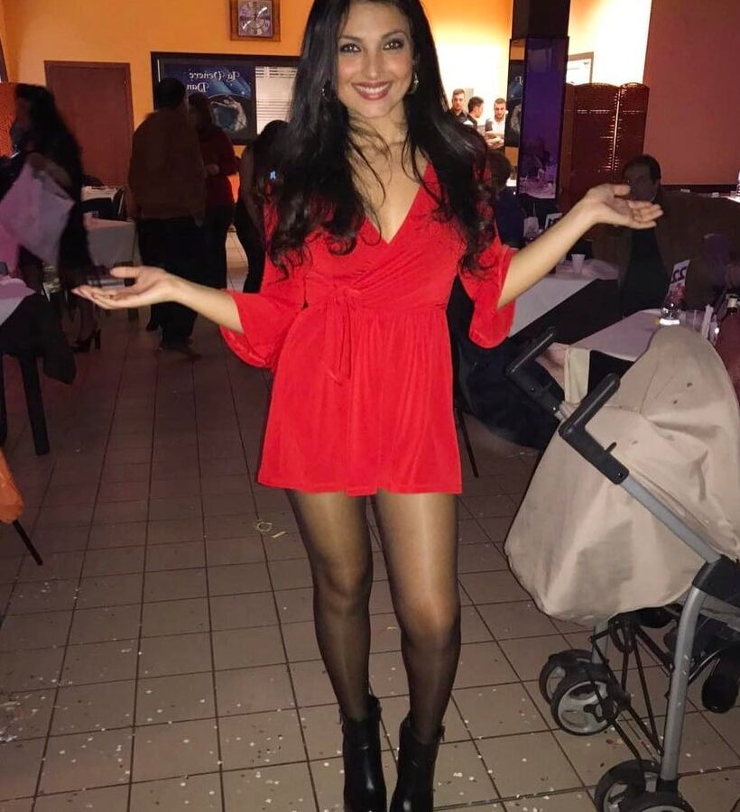 Married mom Sabrina (with pantyhose)