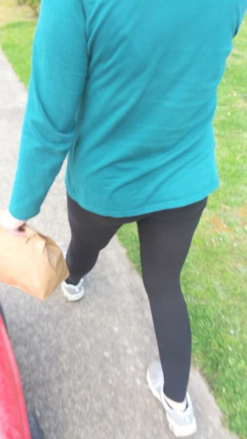 Wifes hot ass in leggings.