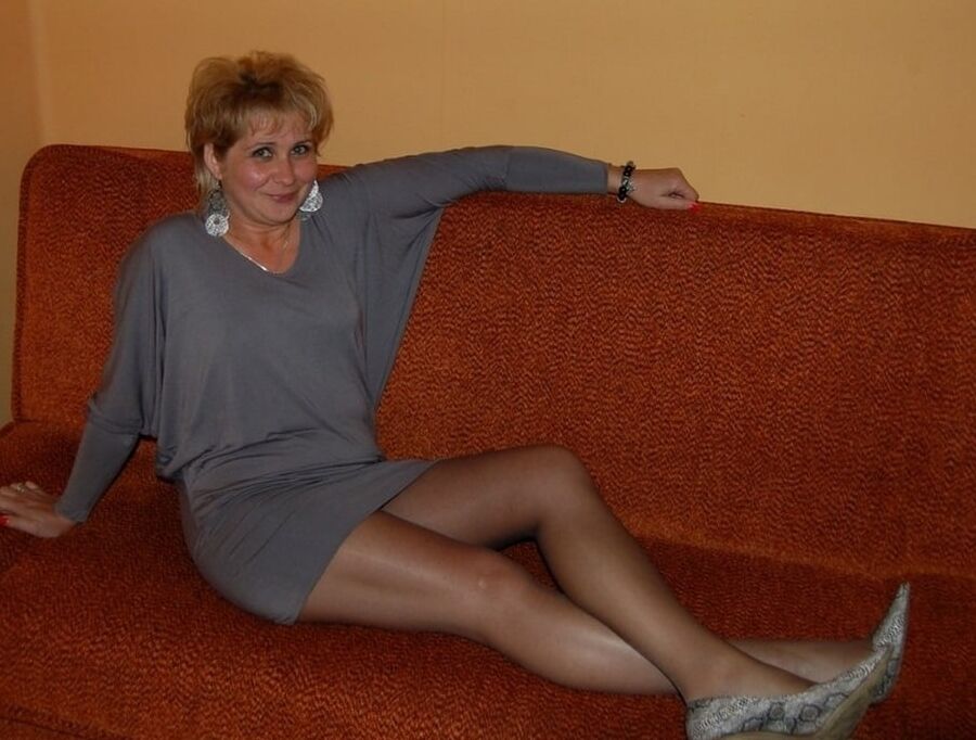 Mature Blonde Russian Bitch in Pantyhose