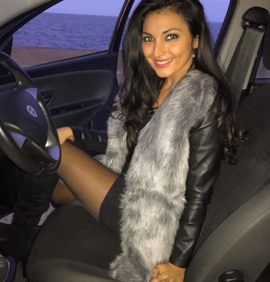Married mom Sabrina (with pantyhose)