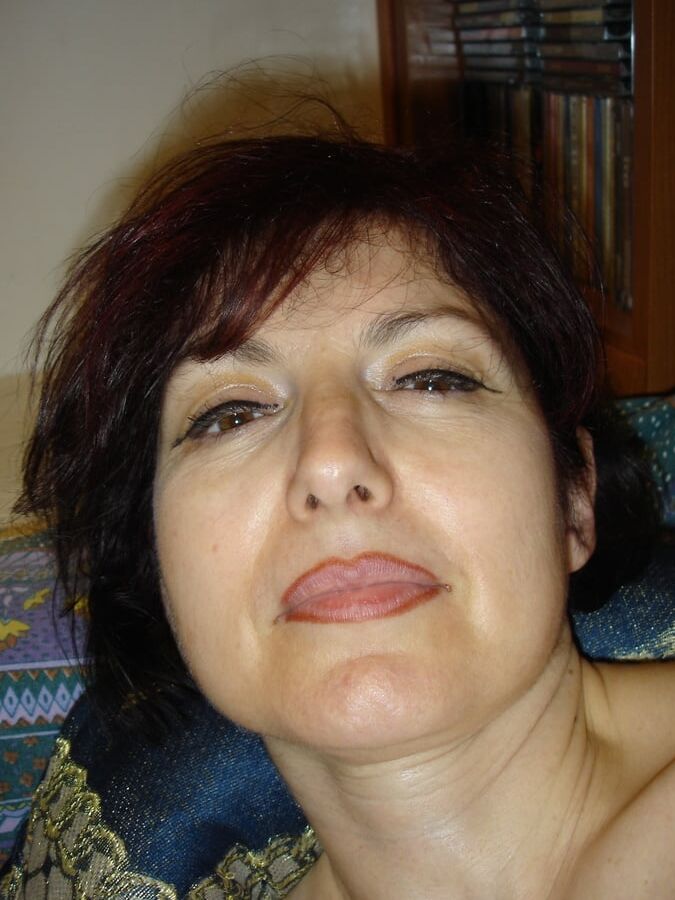 Paola Pissedu (paolapornfeminist) and the red sheet