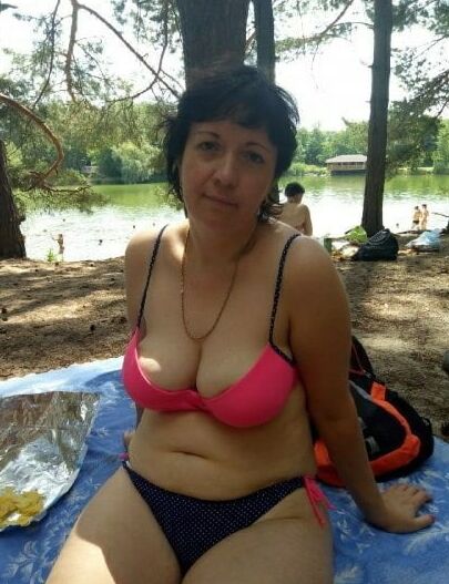 Older and hot (Bikini)