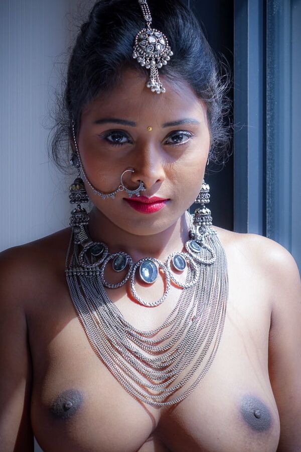 Deshi MILFs X (India, Bangladesh)