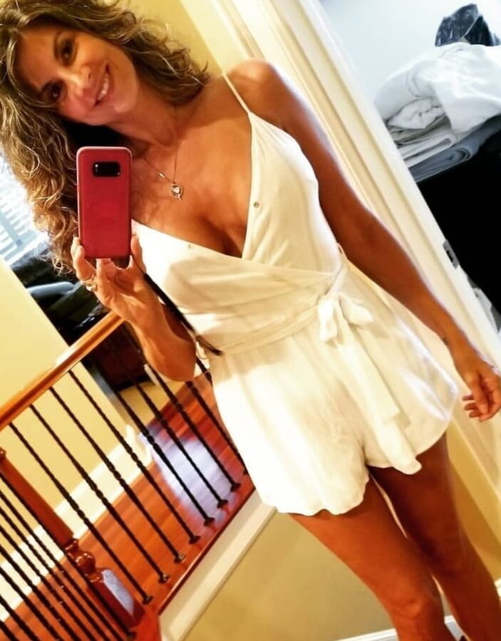 Sexy flirting brunette Milf exposed as webslut