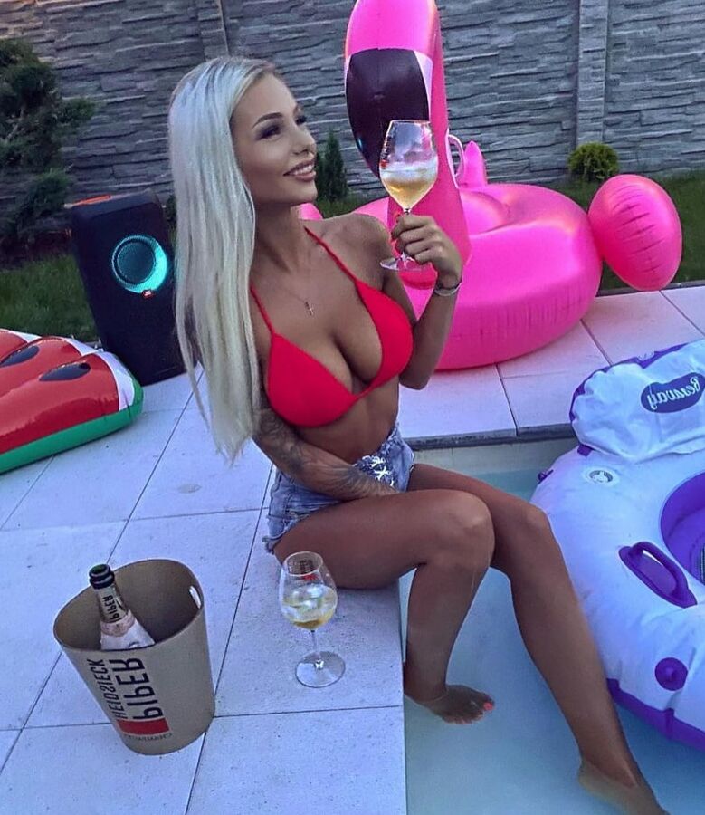 Nikola sexy blonde bimbo slut fake boobs round ass DSL