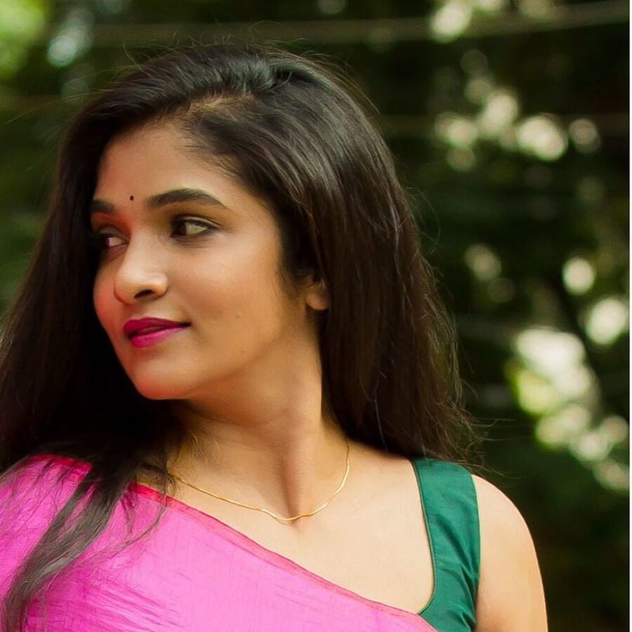 Divya(give hot comments and cum tribute on my yummy sexy )