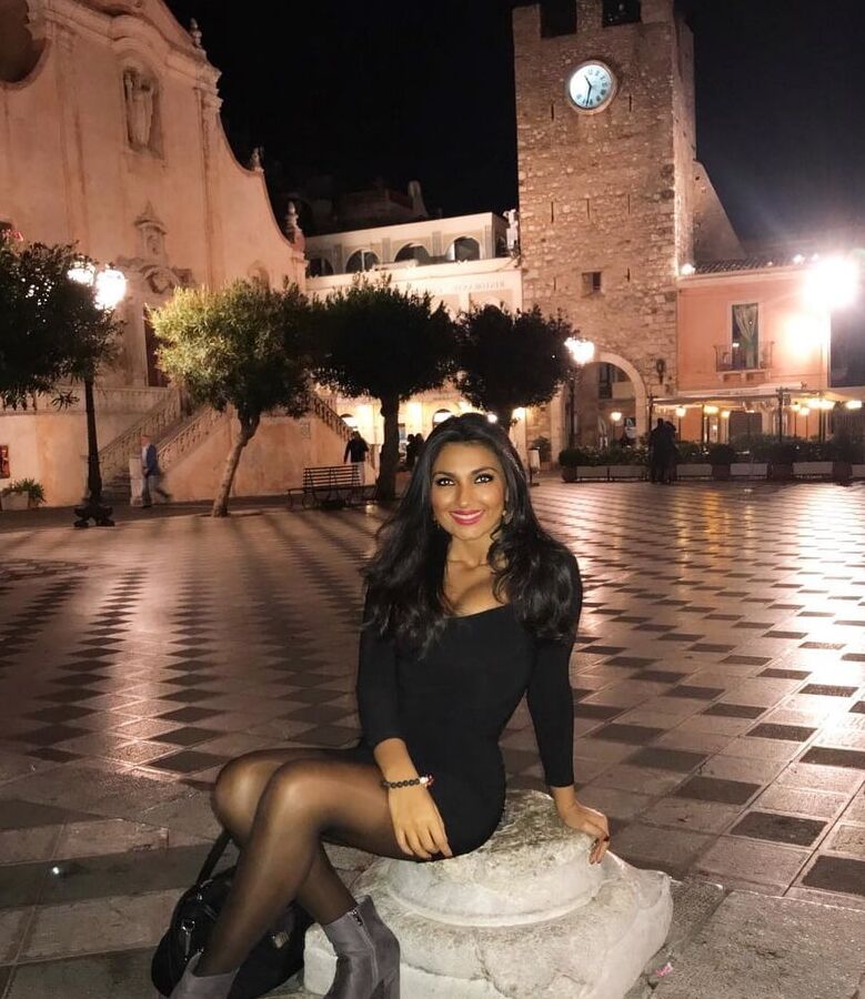 Married mom Sabrina (with pantyhose)