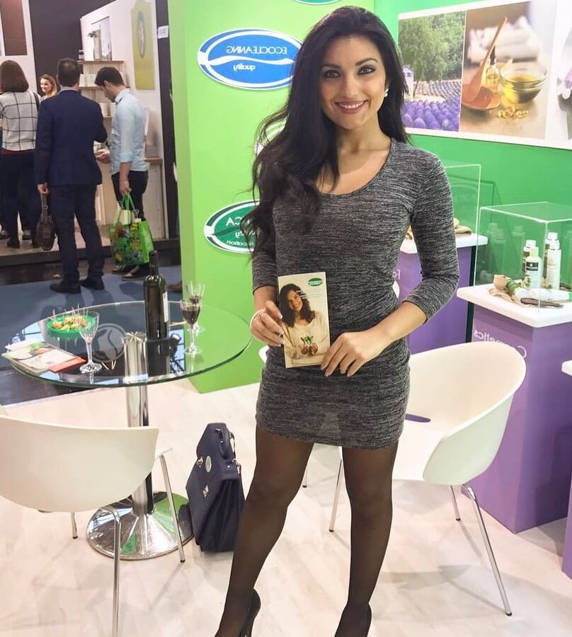 Married mom Sabrina (with pantyhose)
