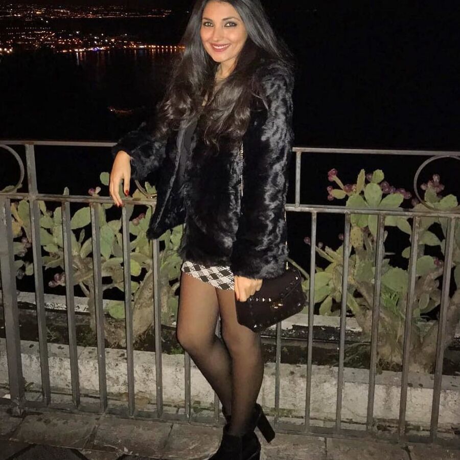 Married mom Sabrina (with pantyhose)