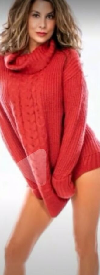 Sexy flirting brunette Milf exposed as webslut