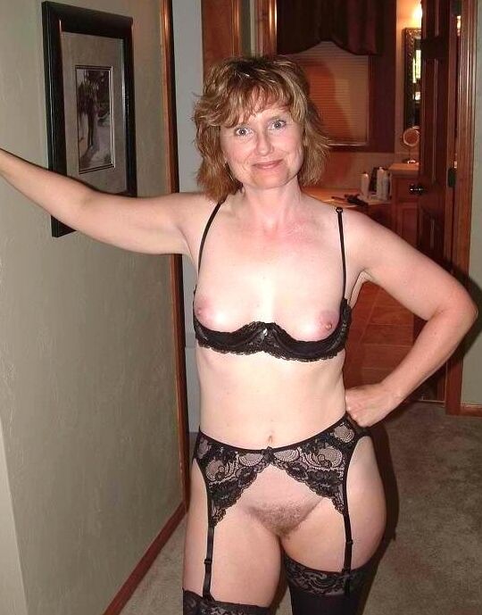 Stunning Classy Mature Redhead Housewife