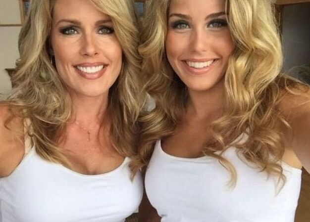 mom and daughters